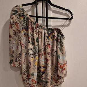 💙RW&CO. Beige Floral One-Shoulder Blouse